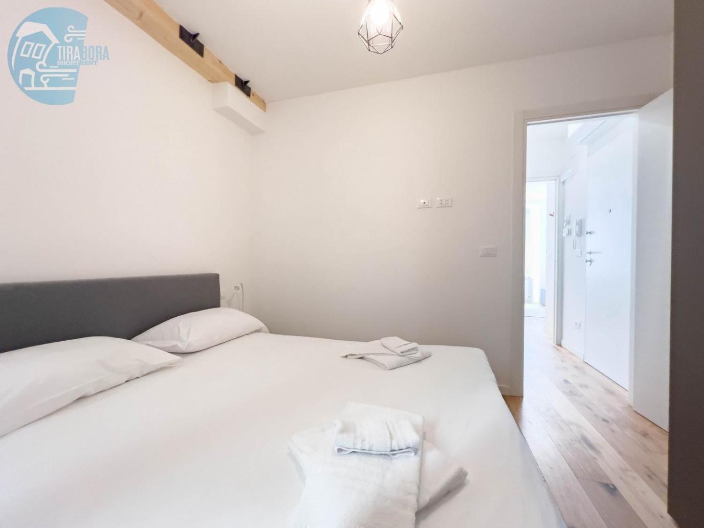 Cassa Di Risparmio 11 Tirabora Short Rent Trieste Bagian luar foto