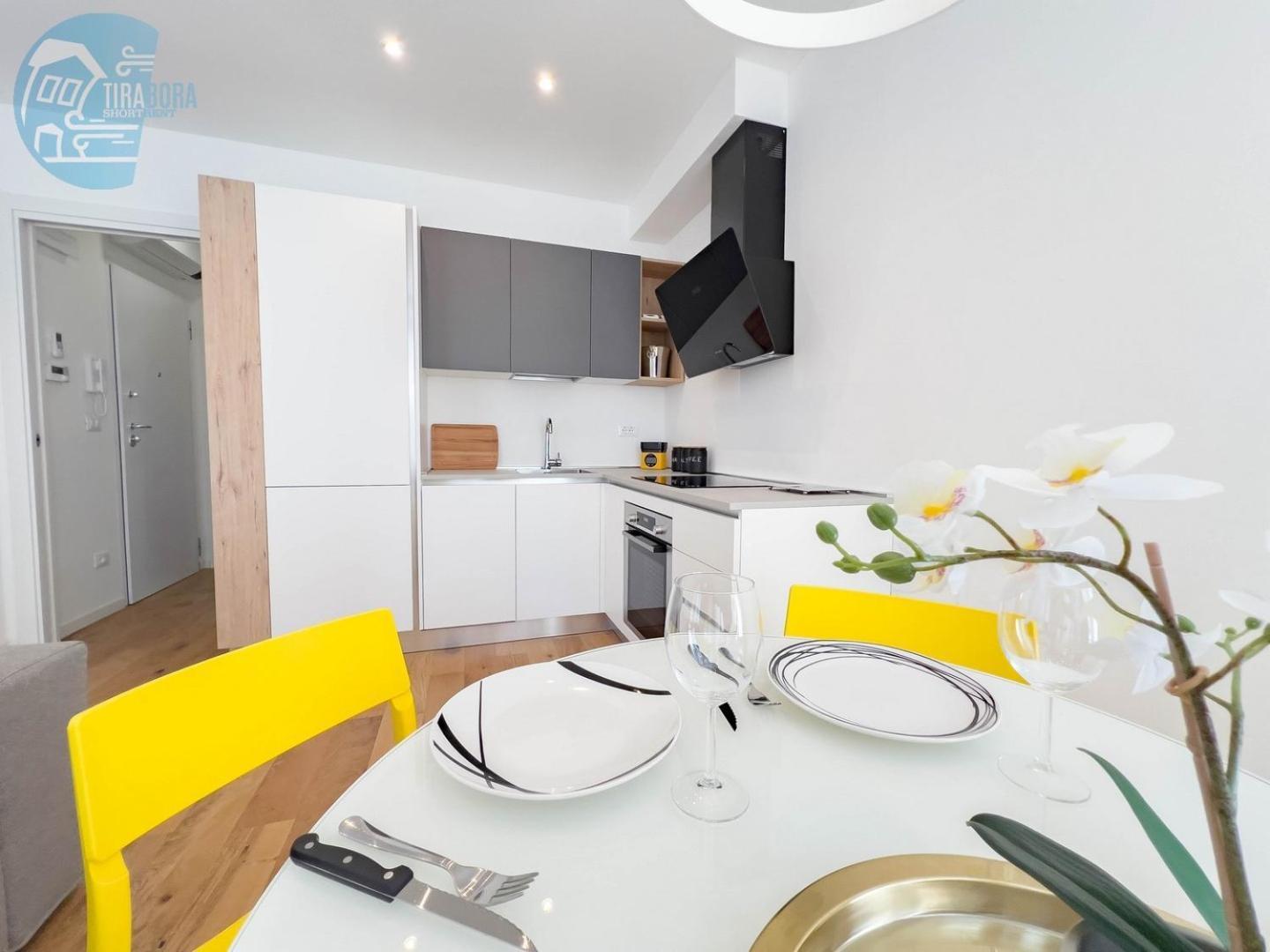 Cassa Di Risparmio 11 Tirabora Short Rent Trieste Bagian luar foto