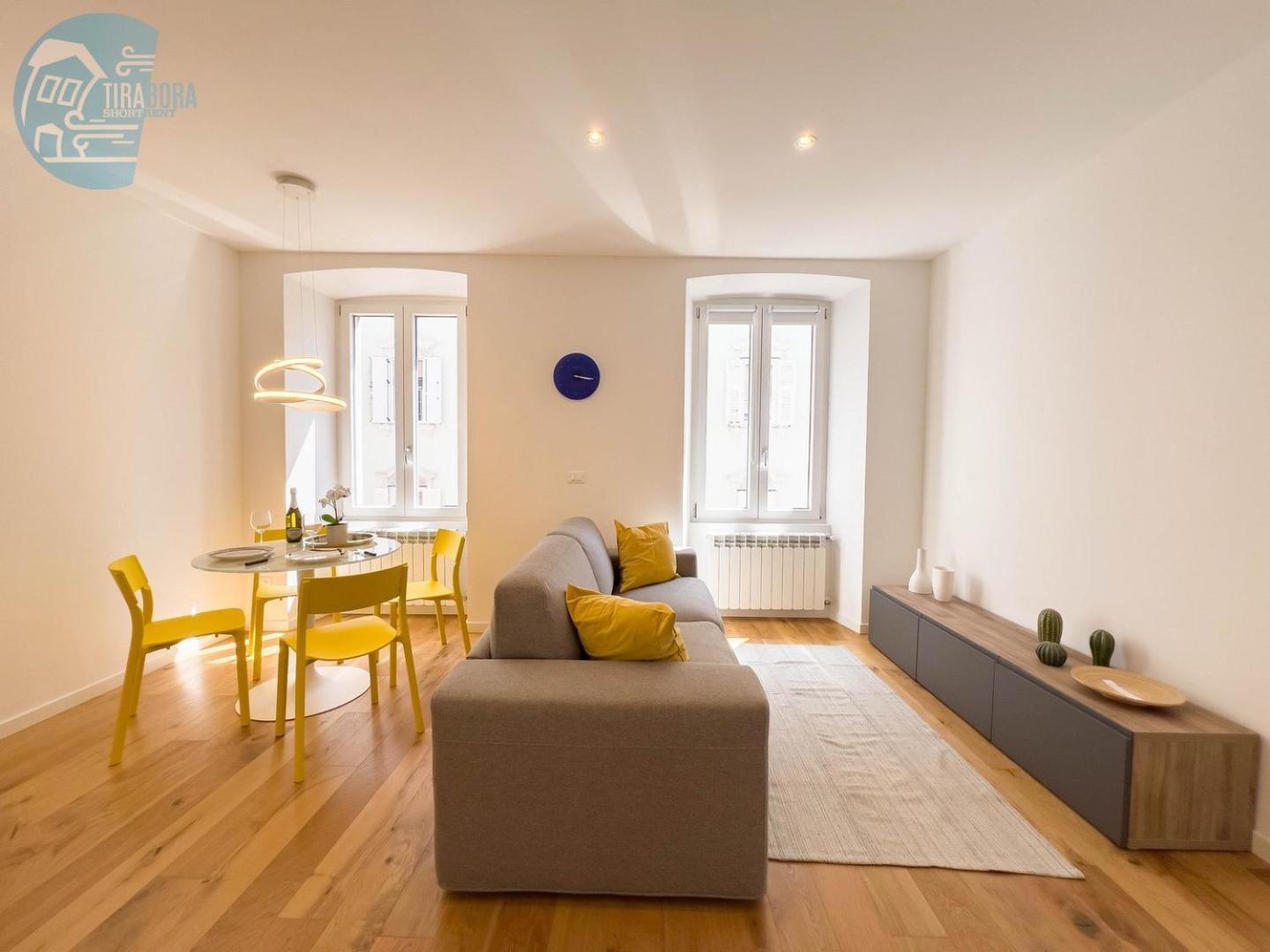 Cassa Di Risparmio 11 Tirabora Short Rent Trieste Bagian luar foto